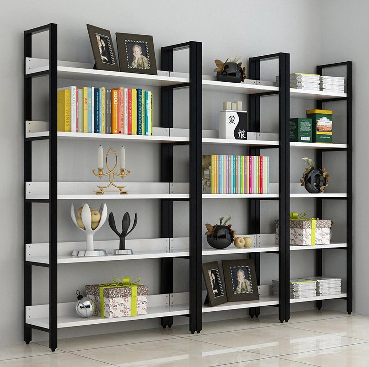 Cách trang trí kệ sách đẹp độc đáo với khung ảnh cũ