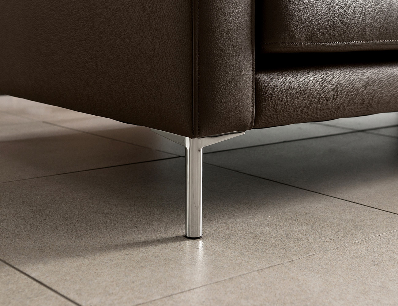 sofa-vang-boc-da-nho-hon-hien-dai-s623-6