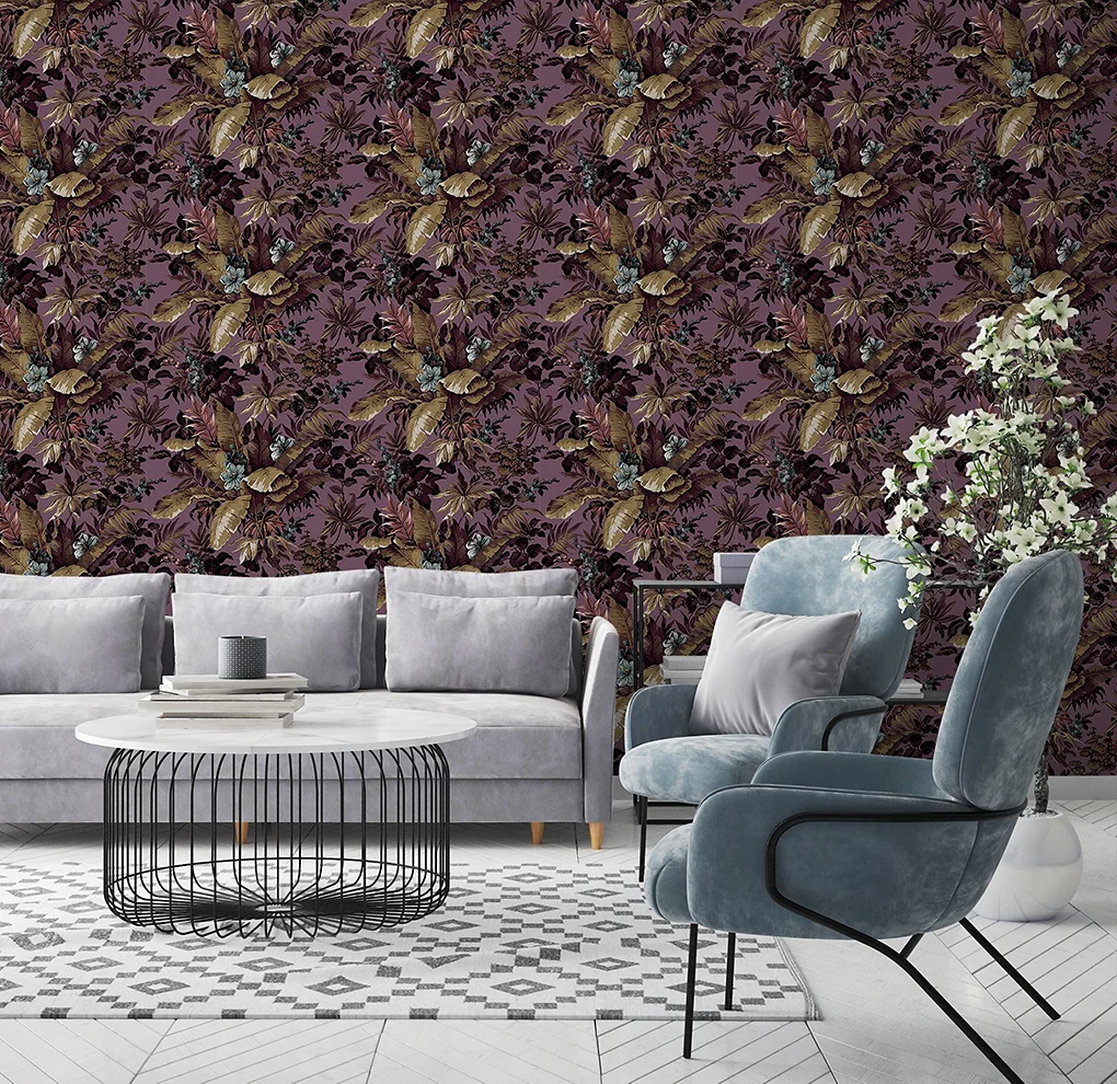 Giấy dán tường hiệu ứng bê tông xám trong phòng với ghế mây và tủ ngăn kéo bằng gỗ màu nâu sẫm.