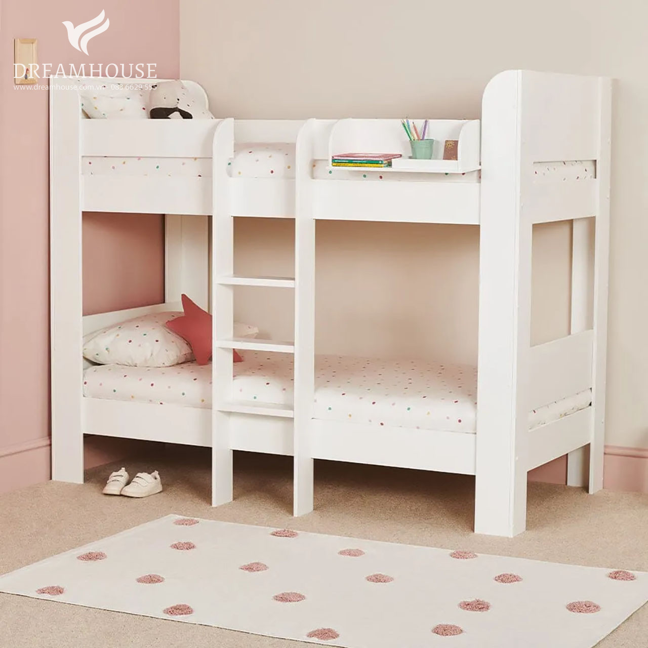 giường tầng được thiết kế thêm cầu thang